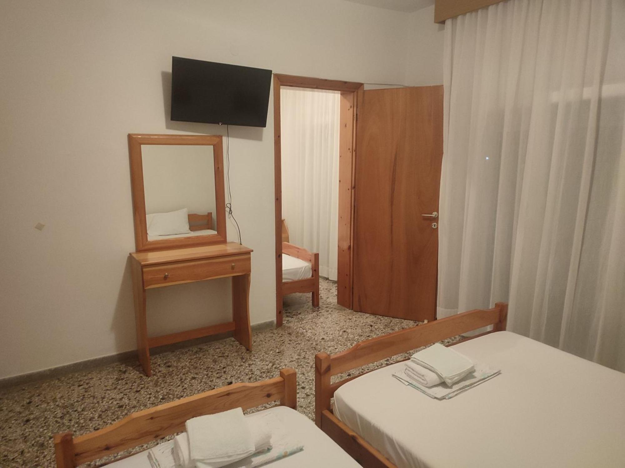 Michalos Apartments Paralia Skotinis Exterior photo