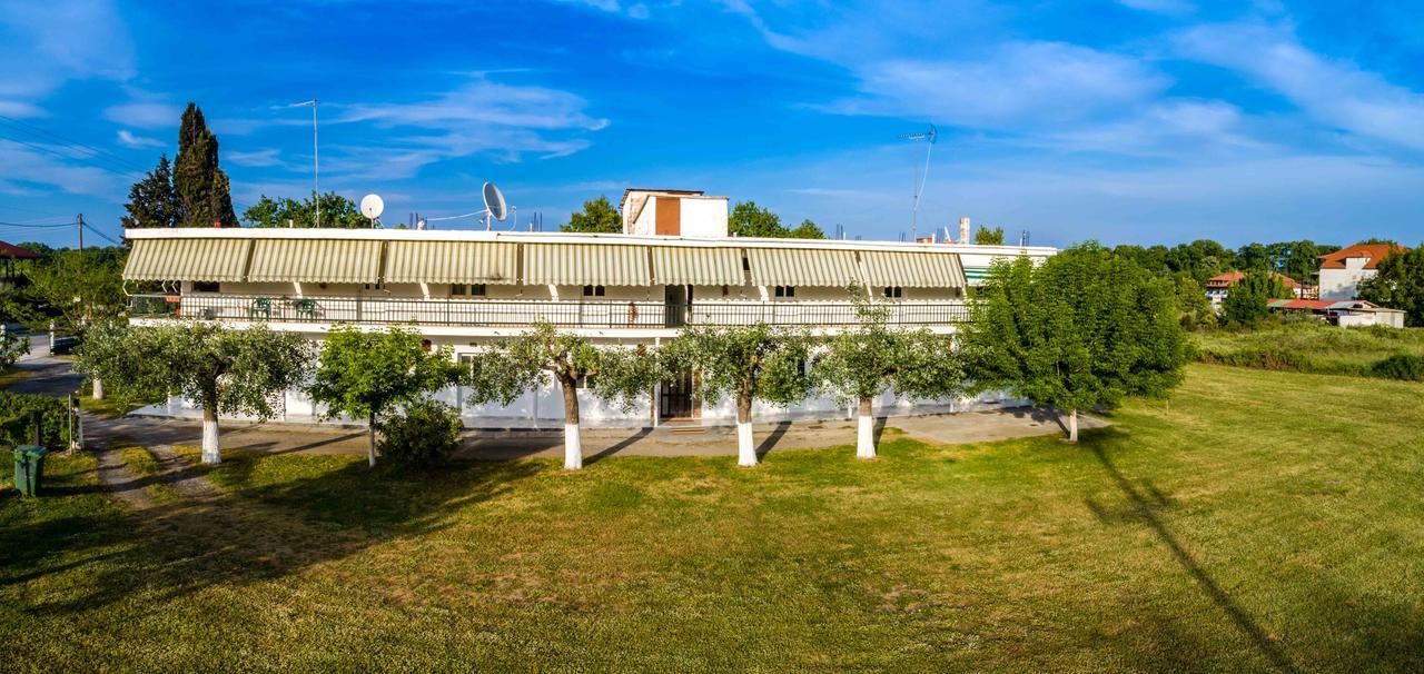 Michalos Apartments Paralia Skotinis Exterior photo